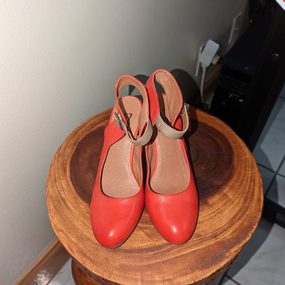 Miz Mooz  Janna Shoes in Red Size 8.5